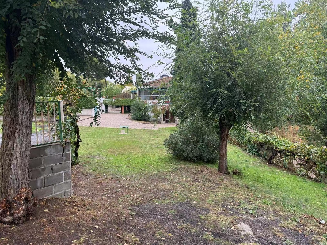 Estate for Sale on Madrid Highway