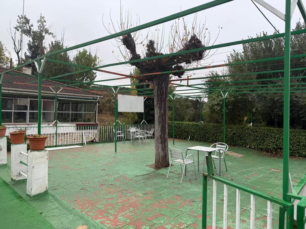 Estate for Sale on Madrid Highway