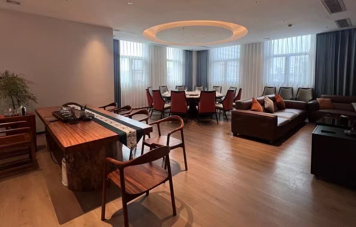 HOLIDAY INN EXPRESS SHANGHAI HONGQIAO NECC HOTEL