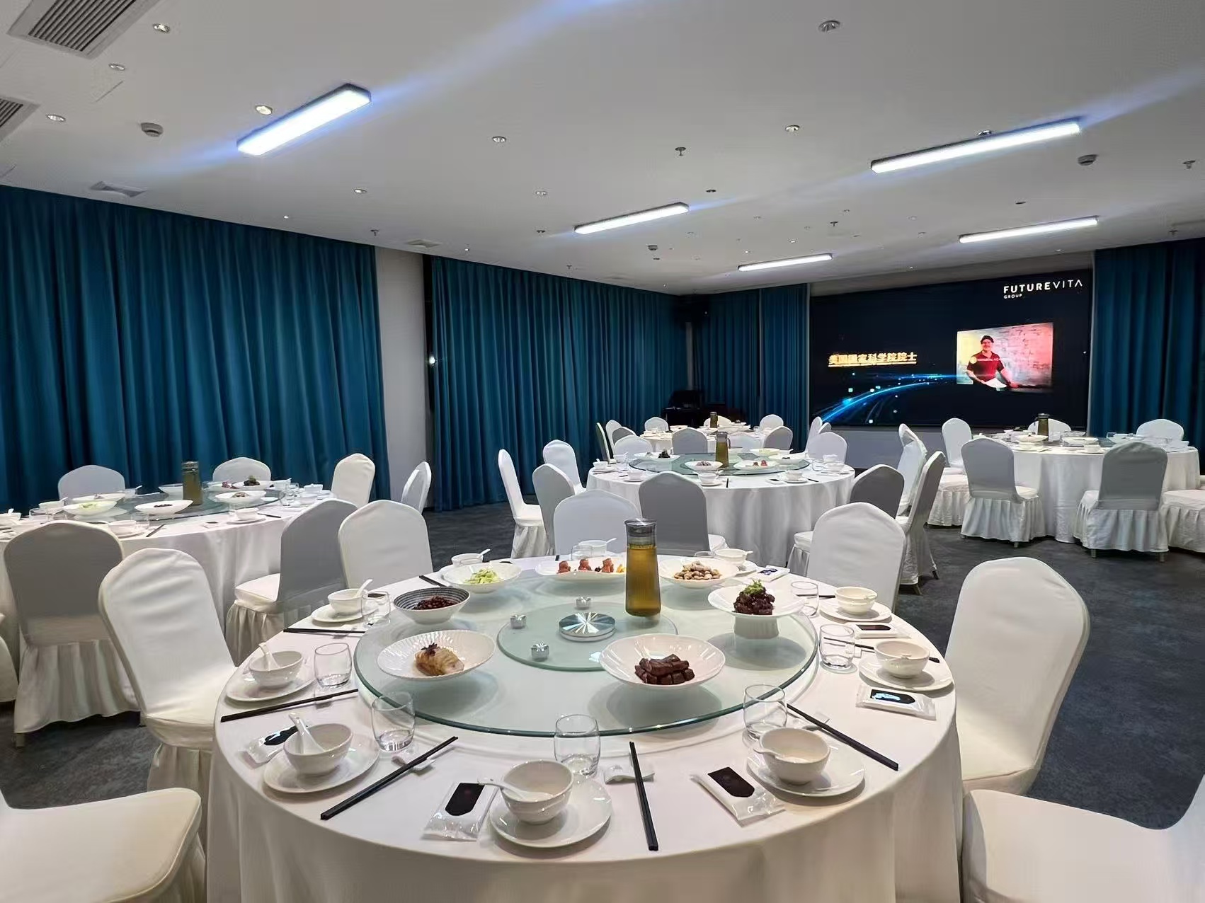 HOLIDAY INN EXPRESS SHANGHAI HONGQIAO NECC HOTEL